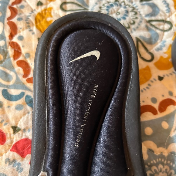 Nike Comfort Footbed Black Flip Flops Slide Sandals 360883-011 Size 7 - Picture 2 of 5